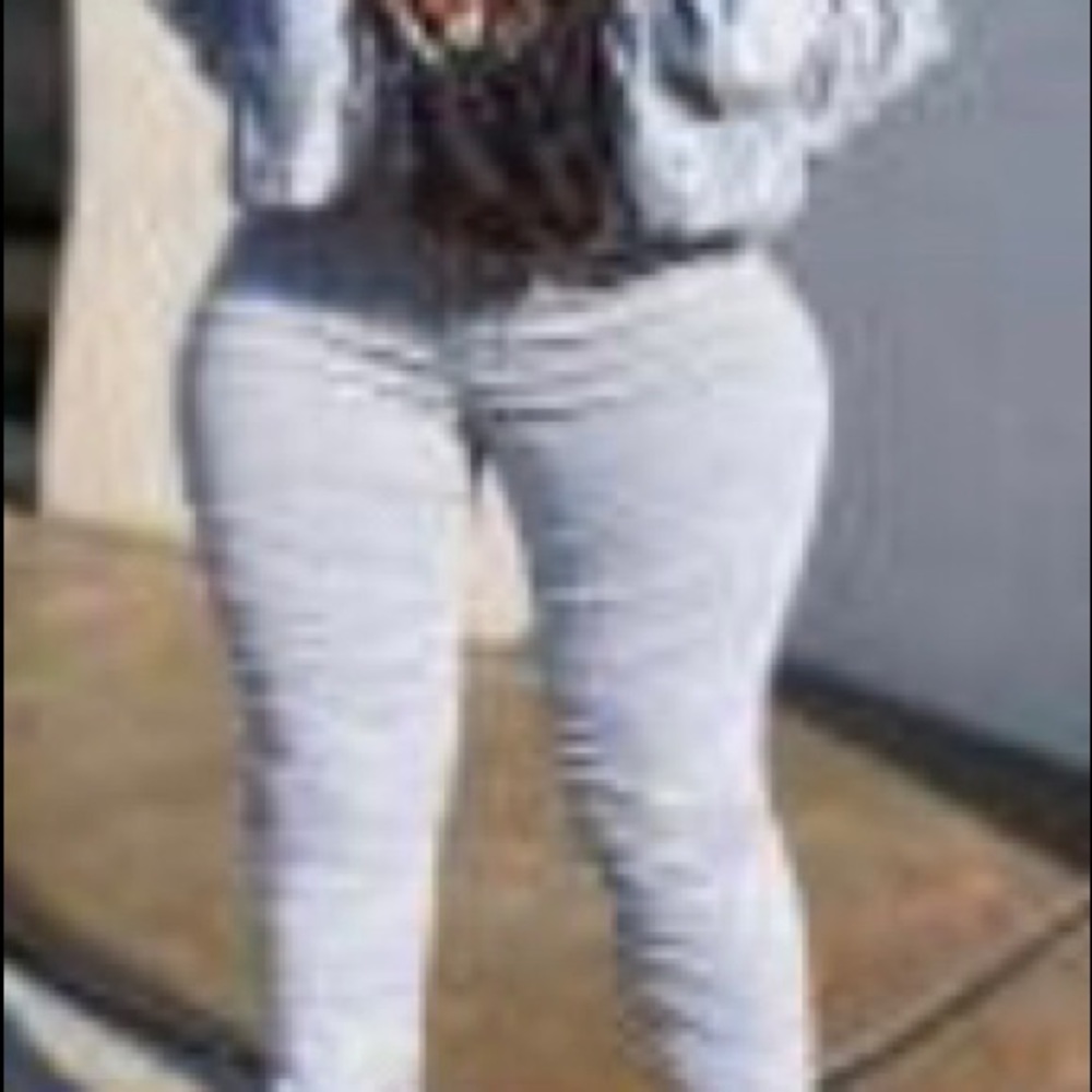 I have size medium and exlarge available - Picture 3 of 9
